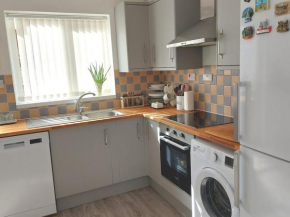 Comfortable 2 bedroom house in historic Exeter
